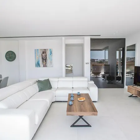 Vakantiehuis Haus In Pernera Mit Bi-fold Patio By Interhome