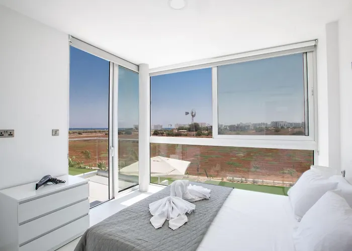 Haus In Pernera Mit Bi-fold Patio By Interhome * Protaras