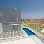 בית נופש Haus In Pernera Mit Bi-fold Patio By Interhome פרוטאראס