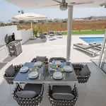 Haus In Pernera Mit Bi-fold Patio By Interhome בית נופש *