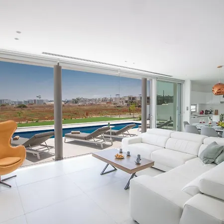 Haus In Pernera Mit Bi-fold Patio By Interhome * פרוטאראס