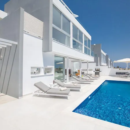 Casa de Férias Haus In Pernera Mit Bi-fold Patio By Interhome
